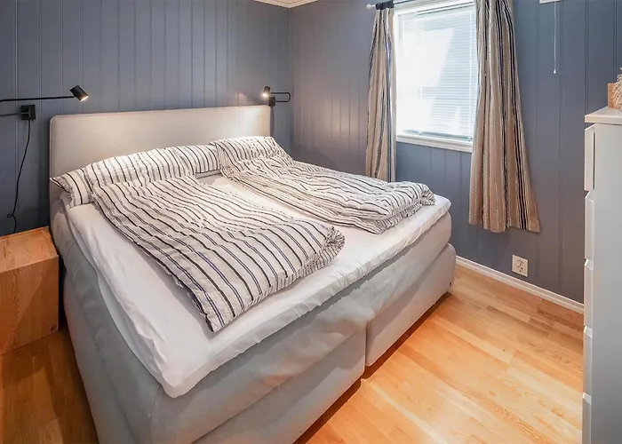 5 Bedroom Lovely In Olensvag Ferienhaus