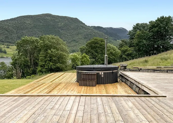 5 Bedroom Lovely In Olensvag Ferienhaus Vaka